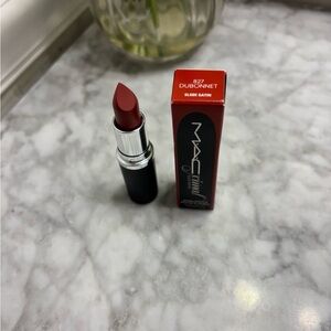 MAC Cosmetics Satin Lipstick - 827 Dubonnet